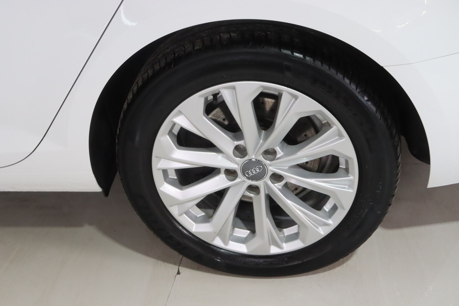 Fahrzeugabbildung Audi A4 Avant 3.0 TDI design * HUD * AHK