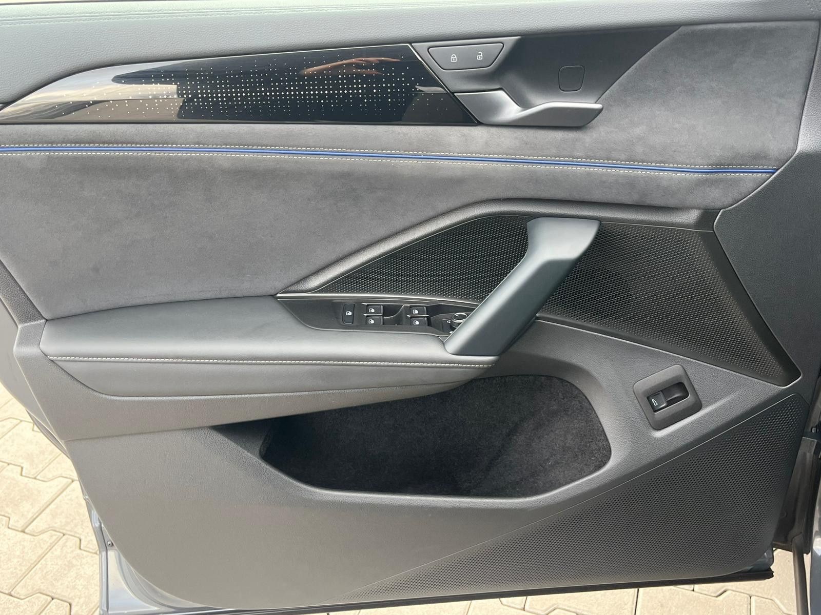 Изображение автомобиля Volkswagen Tayron 2.0 TDI 4M R-Line BLACK*7Si*MATRIX*PANO