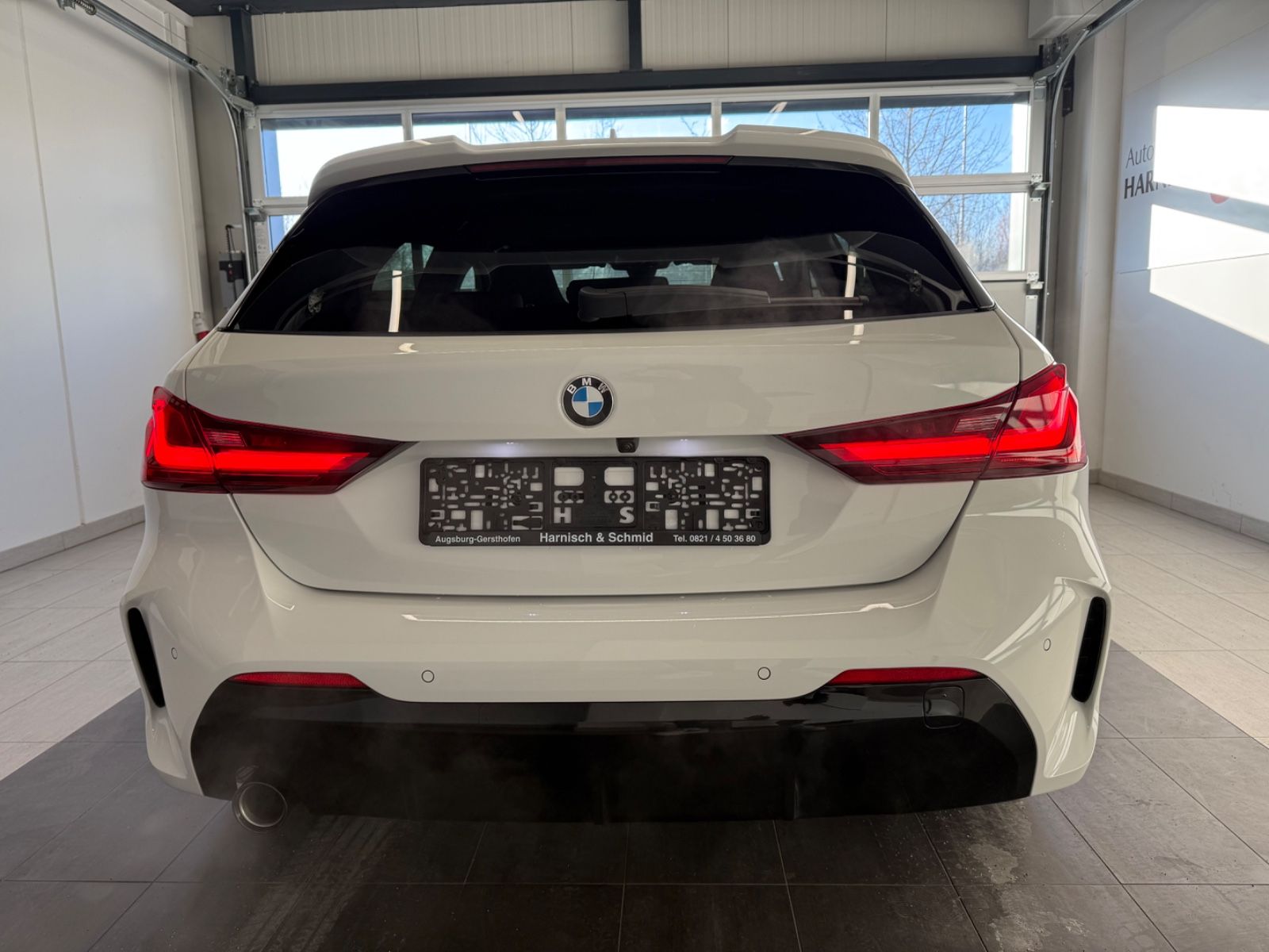 Fahrzeugabbildung BMW 118 i Edition Colorv.; M-Tech.-,M-Pro-Sport-Pak.