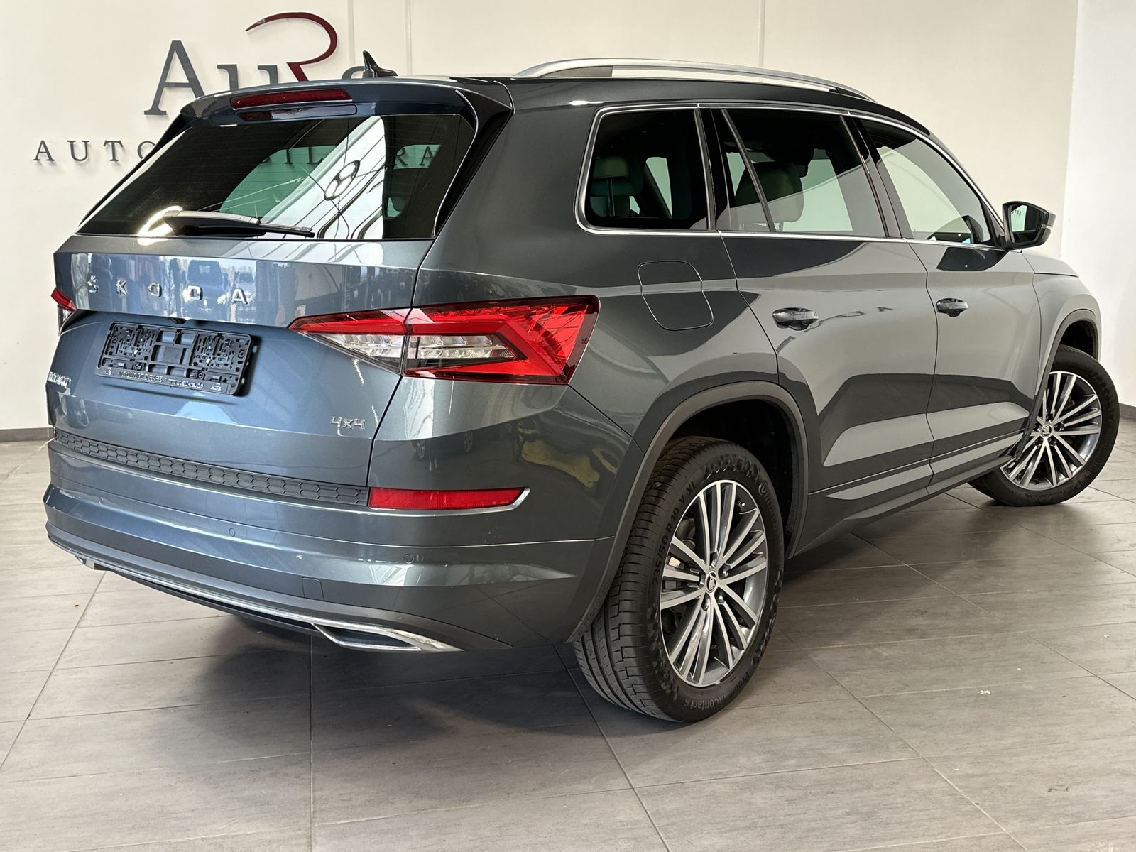 Fahrzeugabbildung SKODA Kodiaq 2.0 TSI DSG L&K 4x4 NAV+LED+360°+CARPLAY