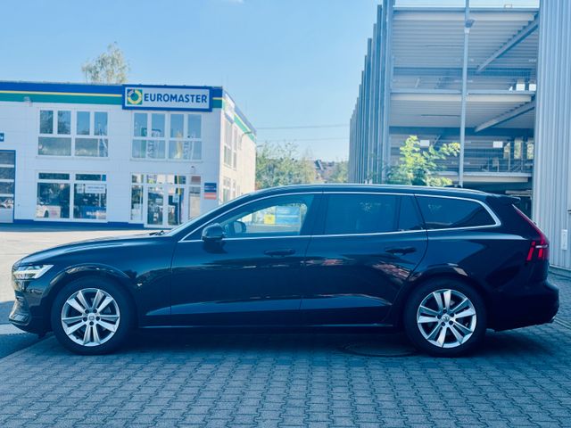 Volvo V60 Kombi Momentum Pro AWD ACC Pano HUD StHzg.