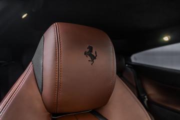 2018 Ferrari GTC4LUSSO — миниатюра 17