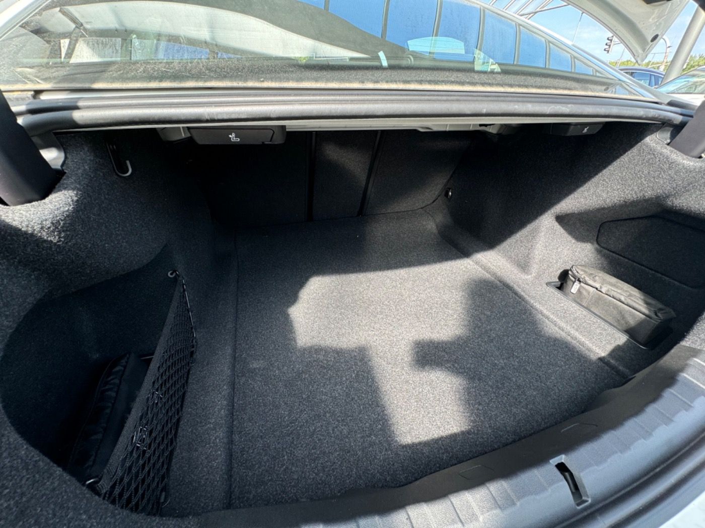 Fahrzeugabbildung BMW 318i Lim. M-Sport DrivAssi GARANTIE bis 05/2028