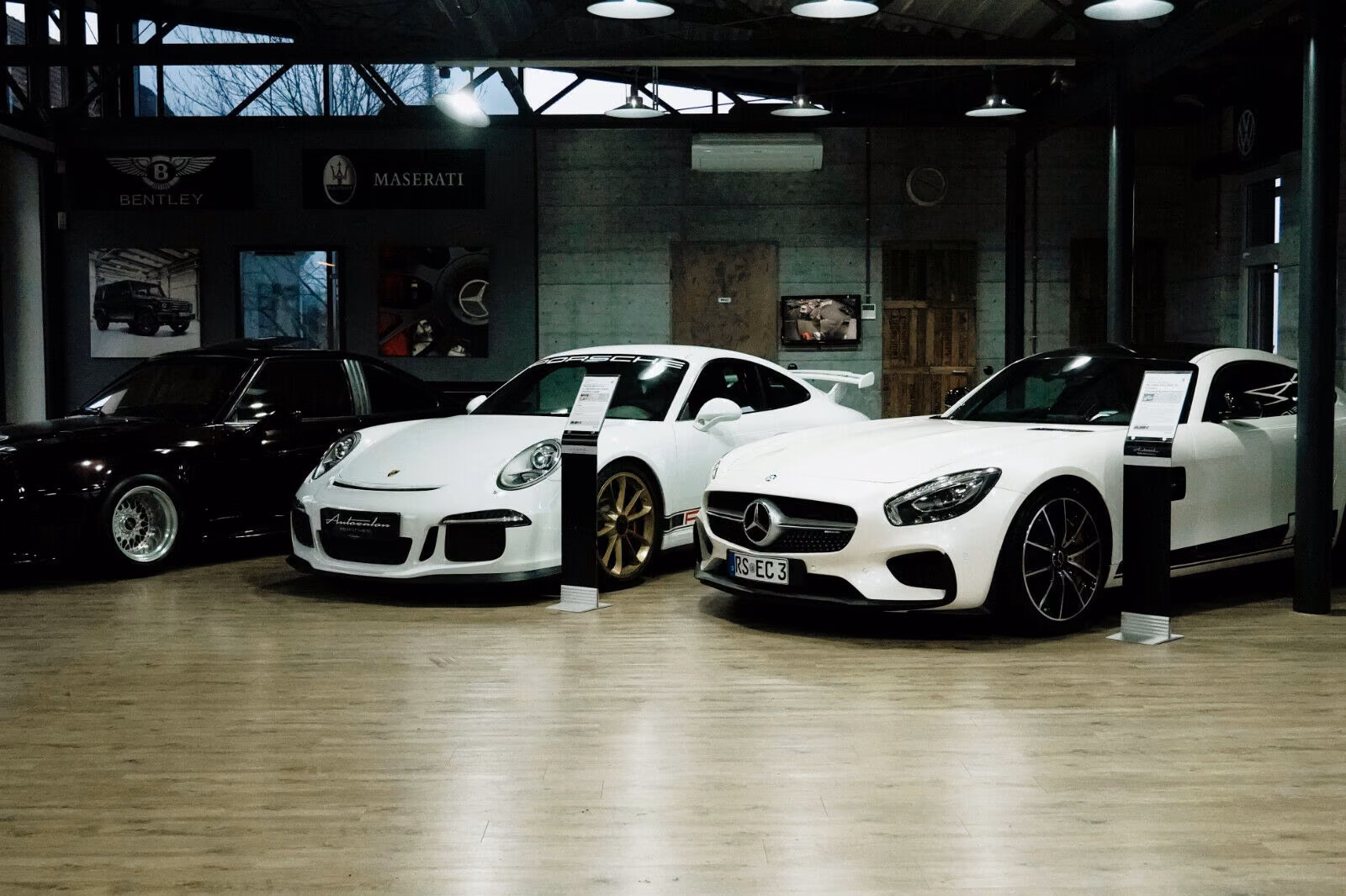 showroom-image-top