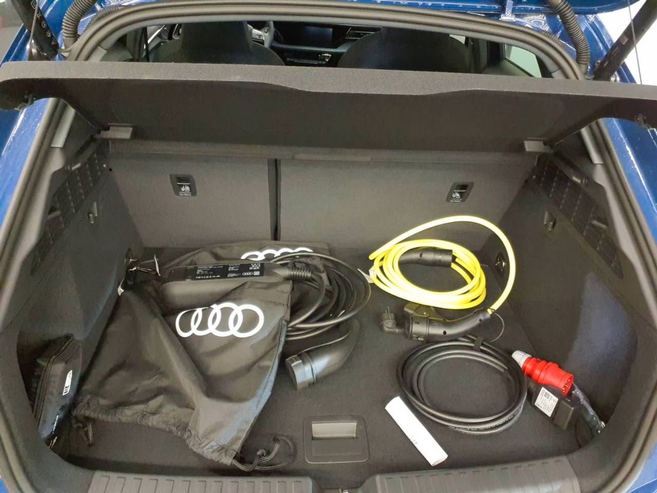 Audi A3 Sportback 40 TFSI e S line Pano Black Matrix foto 7