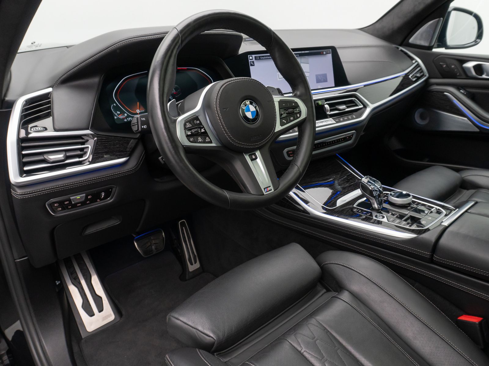Fahrzeugabbildung BMW X7 M50i 360°HUD B&W Massage FondEnt 22Zoll Voll