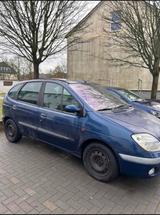 Renault Mégane Scénic 1.6 - Renault Megane aus 2001: 1.6