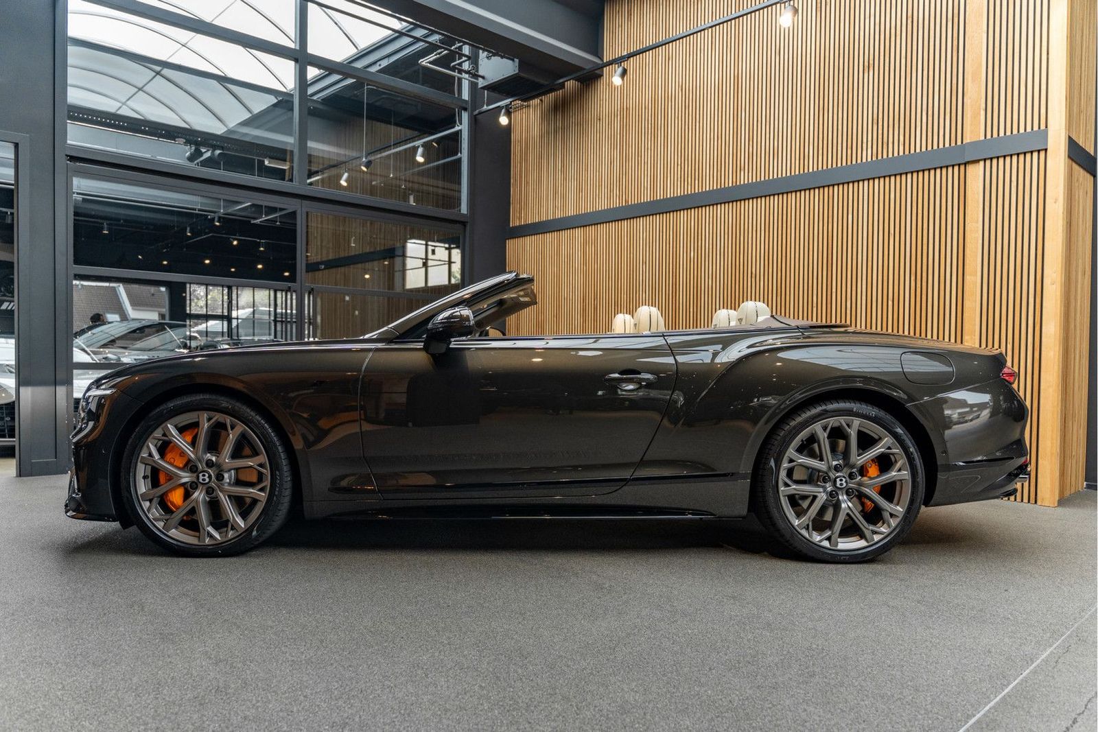 Bentley Continental GTC S Touring Package Mandarin 4.0 V imagem 3