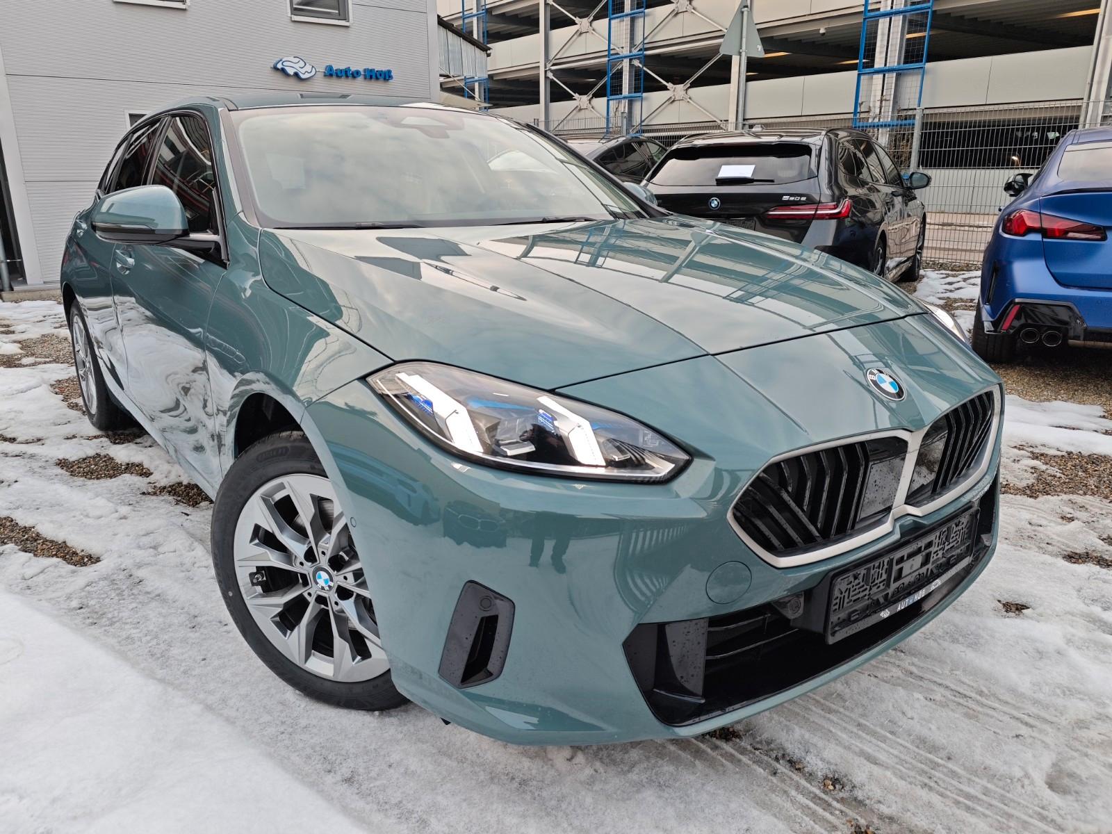 BMW 120i Neuwagen mit EZ/ad.LED/Kamera/SitzHZ/NP45`