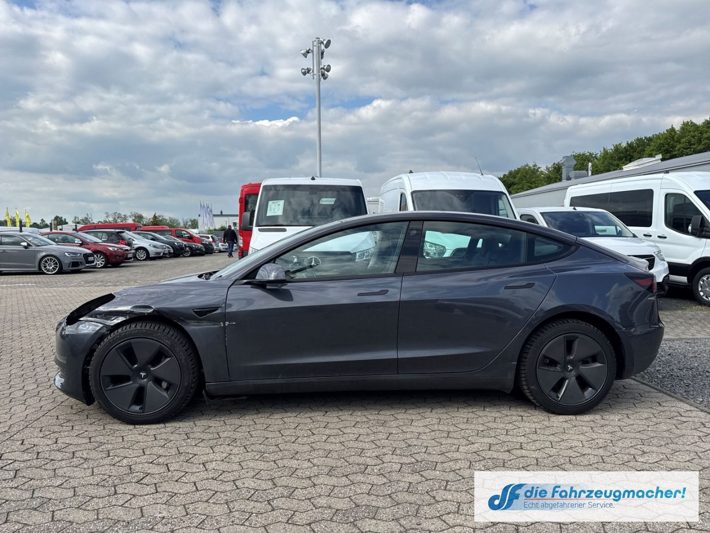 Fahrzeugabbildung Tesla Model 3 RWD Soundsystem ACC El. Heckklap.*UNFALL
