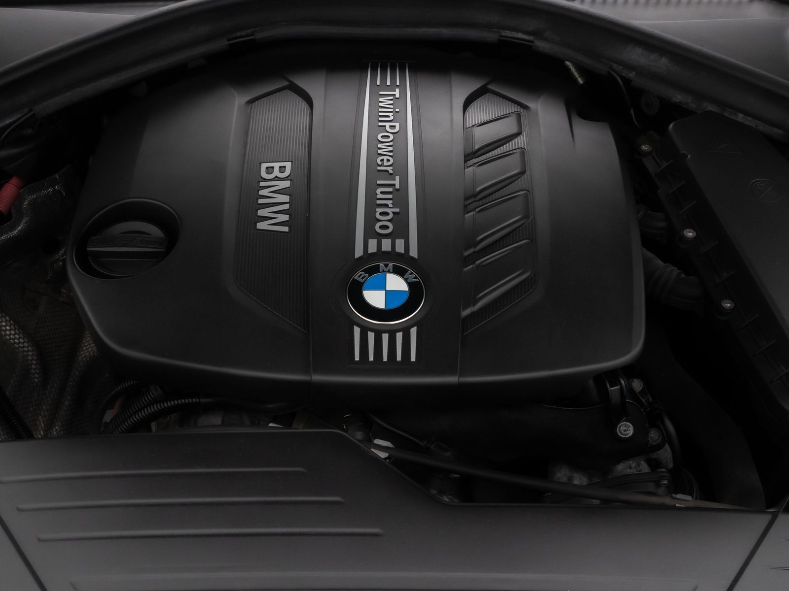 Fahrzeugabbildung BMW 320d Sport Line PDC Bi-Xenon HiFi NaviPro Lordos