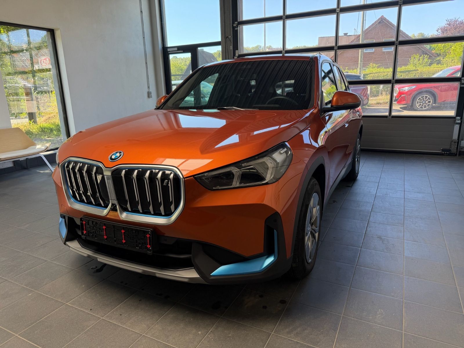 BMW iX1 30 xDrive Pano_Headup_Harman Kardon_Massage imagem 2
