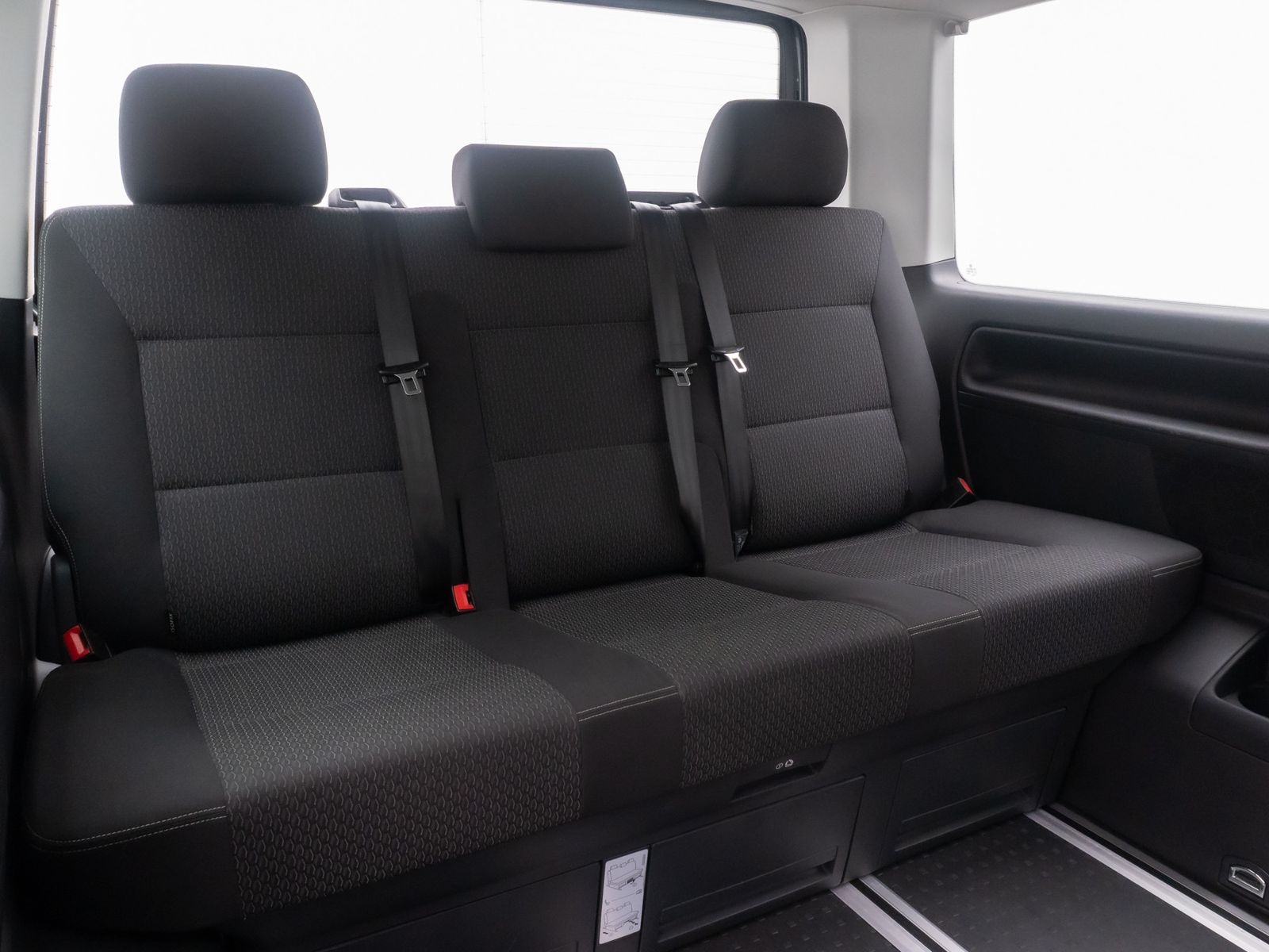 Fahrzeugabbildung Volkswagen T6 Multivan PDC Standhzg Sitzhzg Navi 7Sitz
