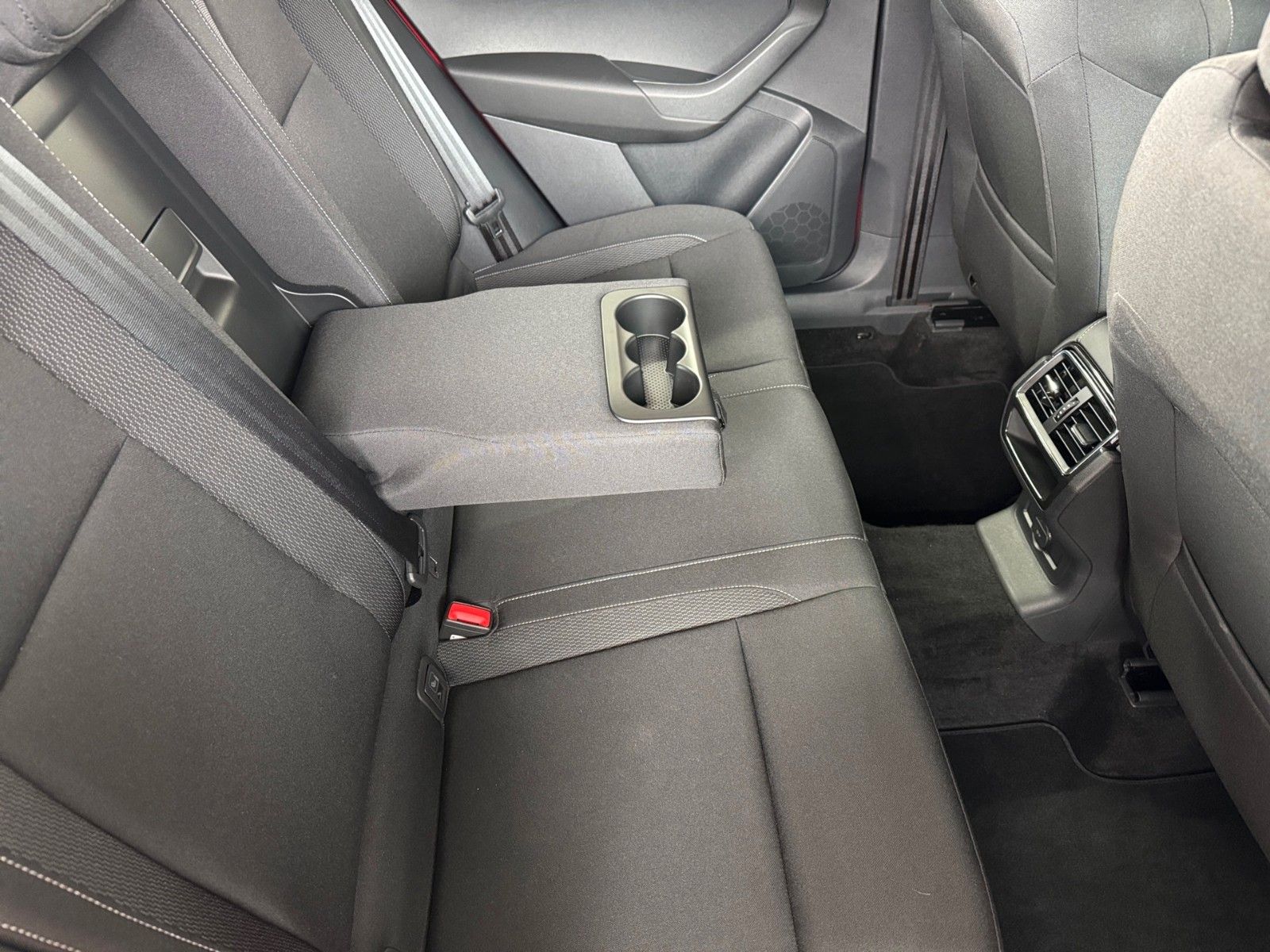 Fahrzeugabbildung SKODA Karoq Ambition 1.0 TSI