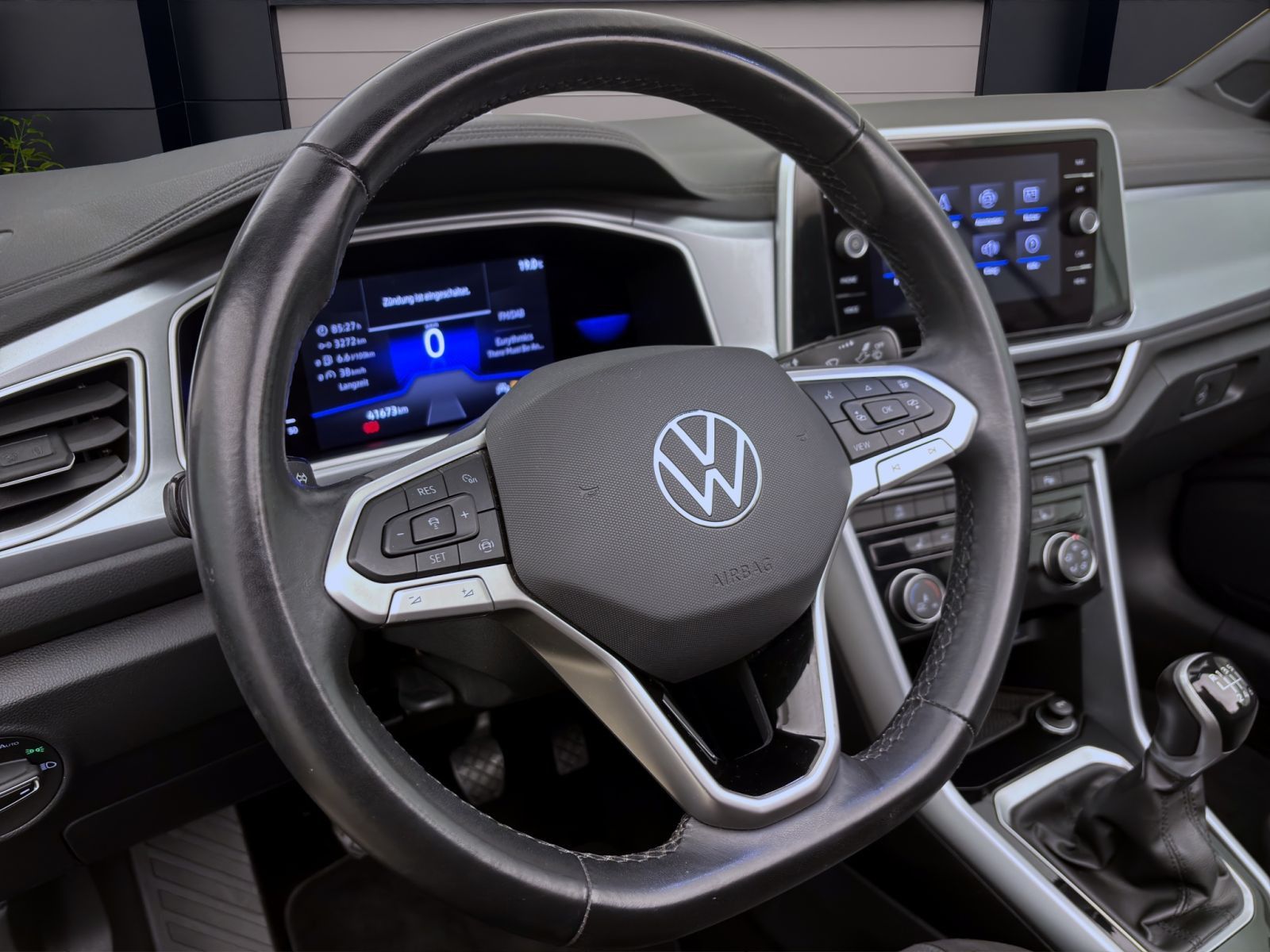 Volkswagen T-Roc - Bild 12