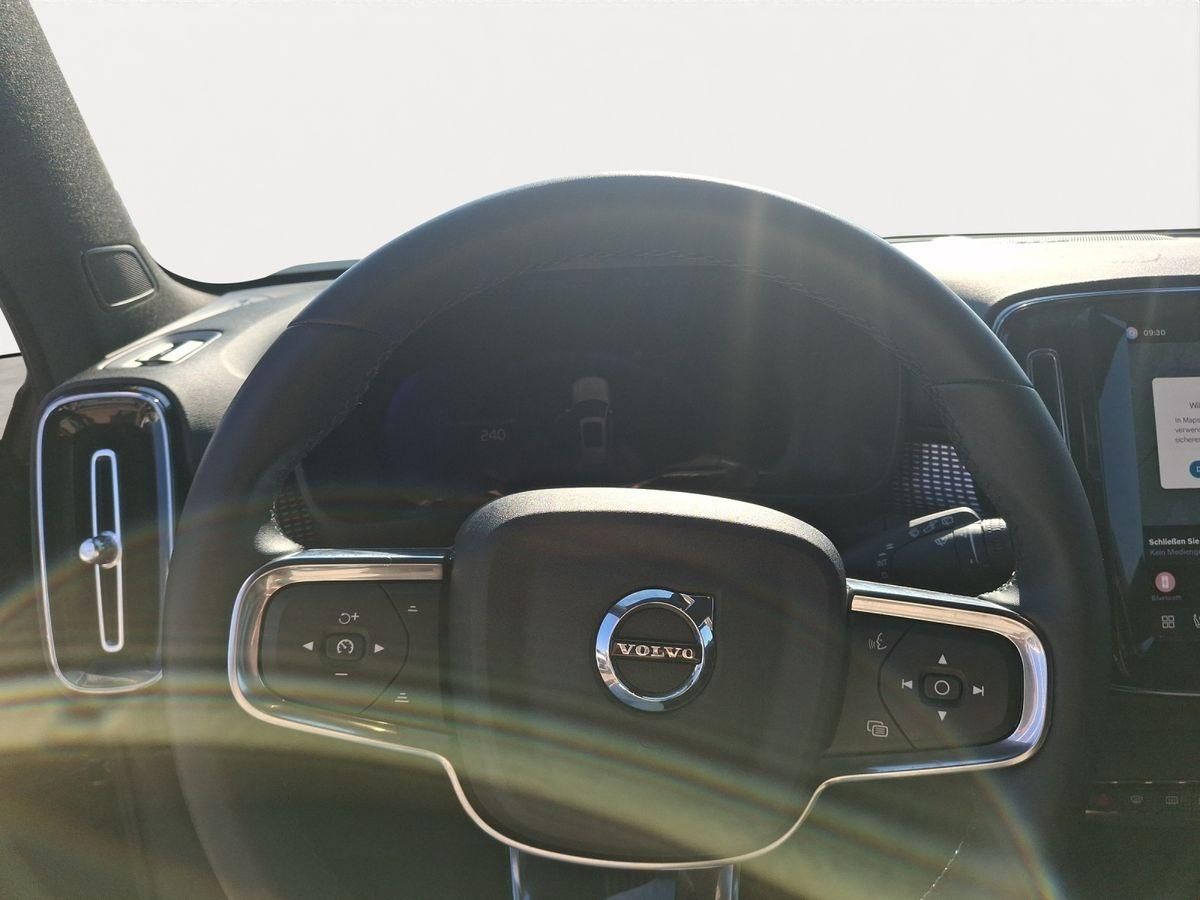 Volvo XC40 B3 Black Edition Plus 360° AHK PANO H/K 20" foto 10