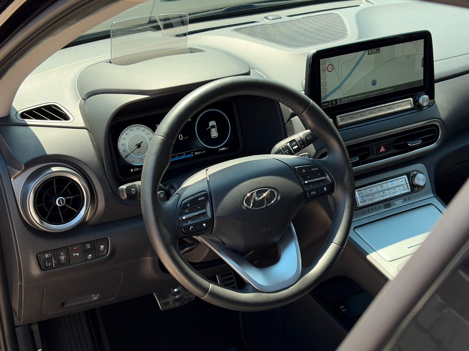 Fahrzeugabbildung Hyundai KONA E Trend 2WD CarPlay Schiebedach ACC CAM HuD