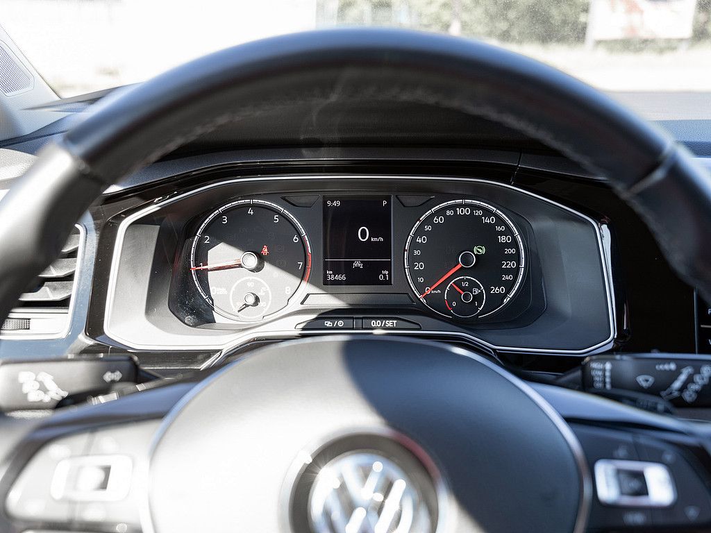 Fahrzeugabbildung Volkswagen Polo 1.0 TSI Highline R-Line APP. CONNECT DSG SH