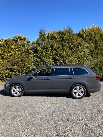 Volkswagen Passat Kombi Comfort,2.0Tdi,DSG,Kamera,AHK,1.Hd