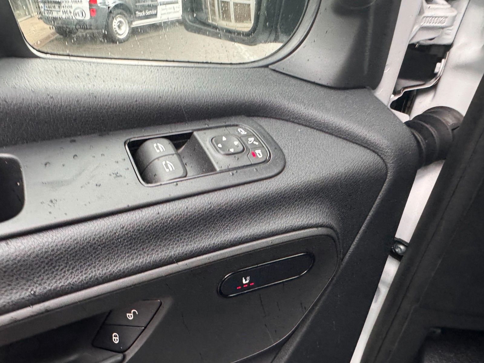 Fahrzeugabbildung Mercedes-Benz Sprinter 319 CDI Extralang DISTRONIC Kamera LED