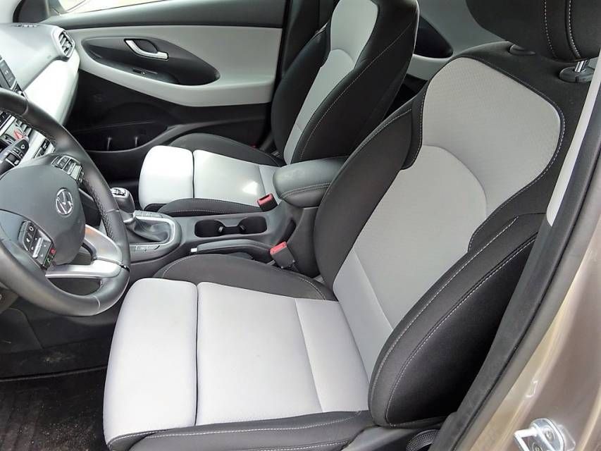 Fahrzeugabbildung Hyundai i30  Fastback  1,4 T-GDI