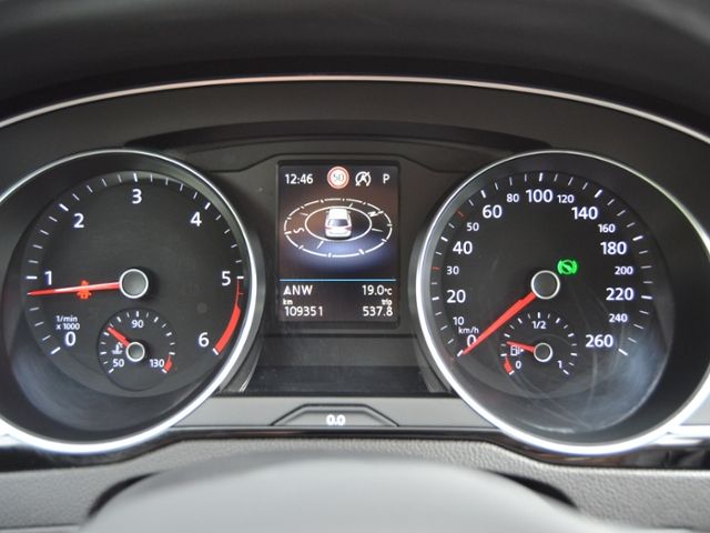 Passat Variant 2.0 TDI DSG Elegance AHK/MATRIX/N