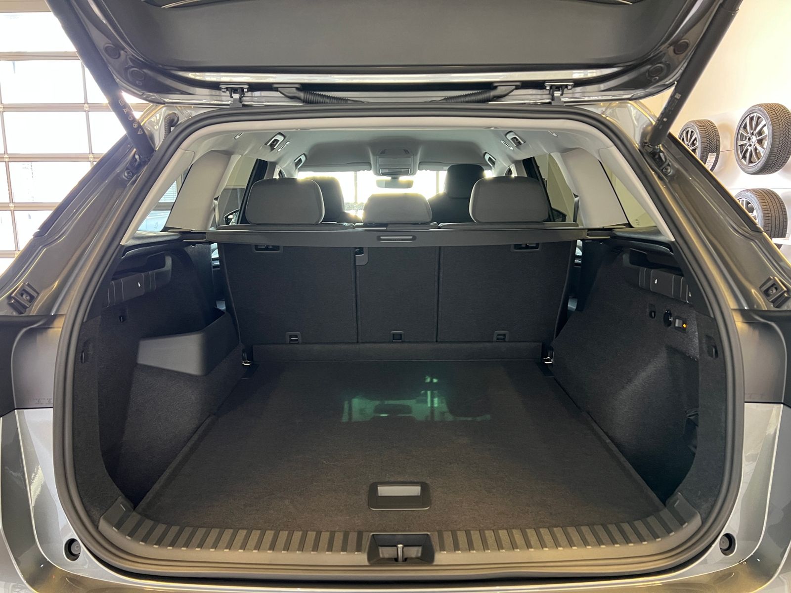 Fahrzeugabbildung SKODA Kodiaq Selection 2.0 TDI DSG *AHK,KESSY,19"-Felg