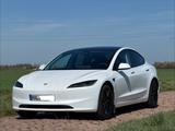 Tesla Model 3 Allradantrieb mit Dualmotor Long Ran...