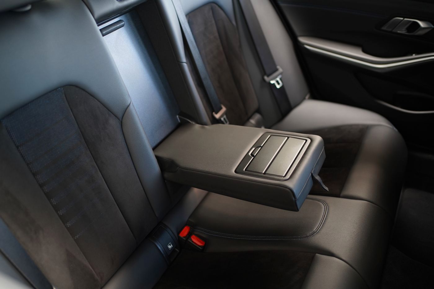 Fahrzeugabbildung BMW 320i xDrive M Sport Parkassist+AHK+HiFi+Alarmanl