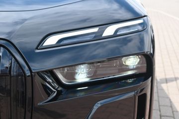 Fahrzeugabbildung BMW 740d xDrive *B&W*MASS*LUFT*360°*M-PKT PRO*21"*