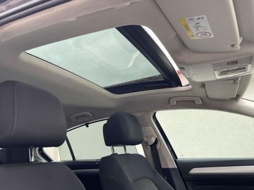 Volkswagen Passat - 11