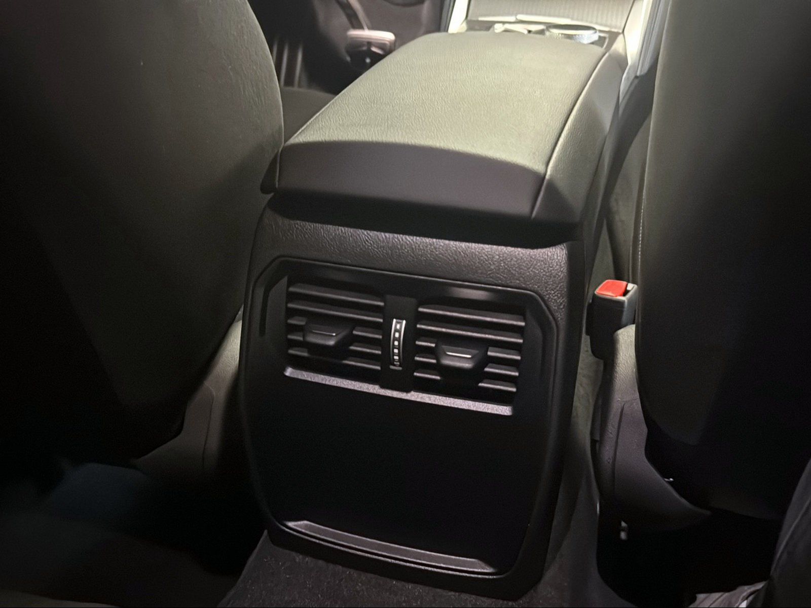 BMW 218 - Bild 21