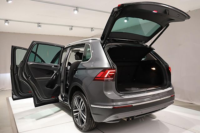 Tiguan Highline 2.0 TDI DSG 4M AHK LED NAVI KAME
