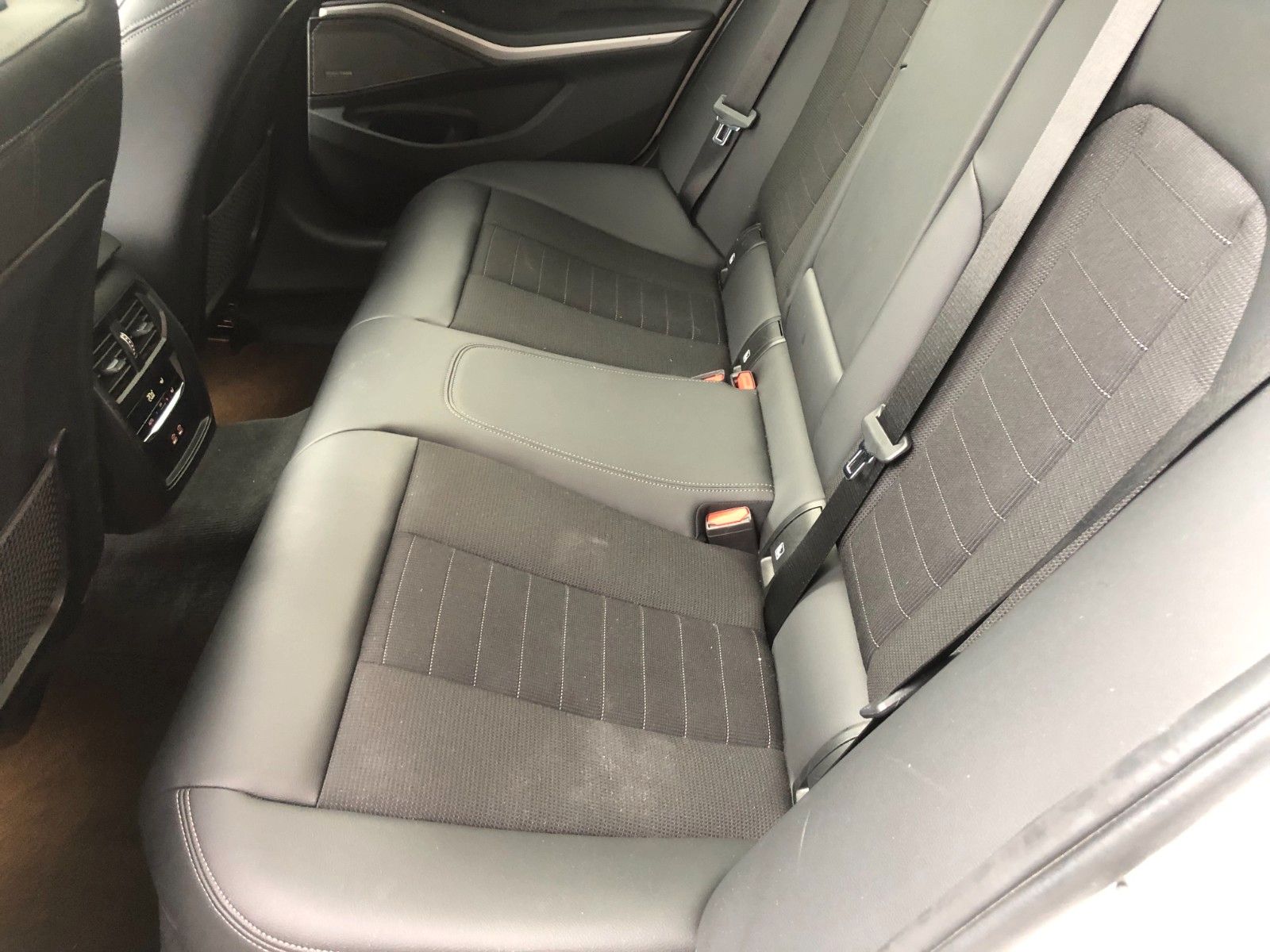 Fahrzeugabbildung BMW 320 d Touring Advantage Panoramadach