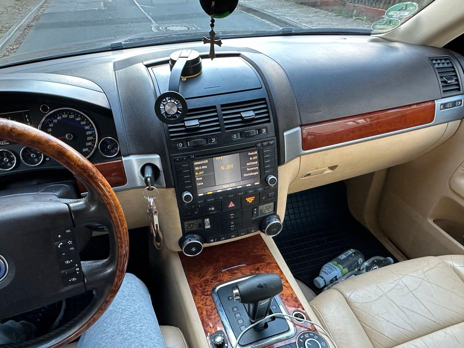 Volkswagen Touareg 2005 — photo 10