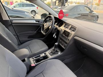 Volkswagen Golf - 8