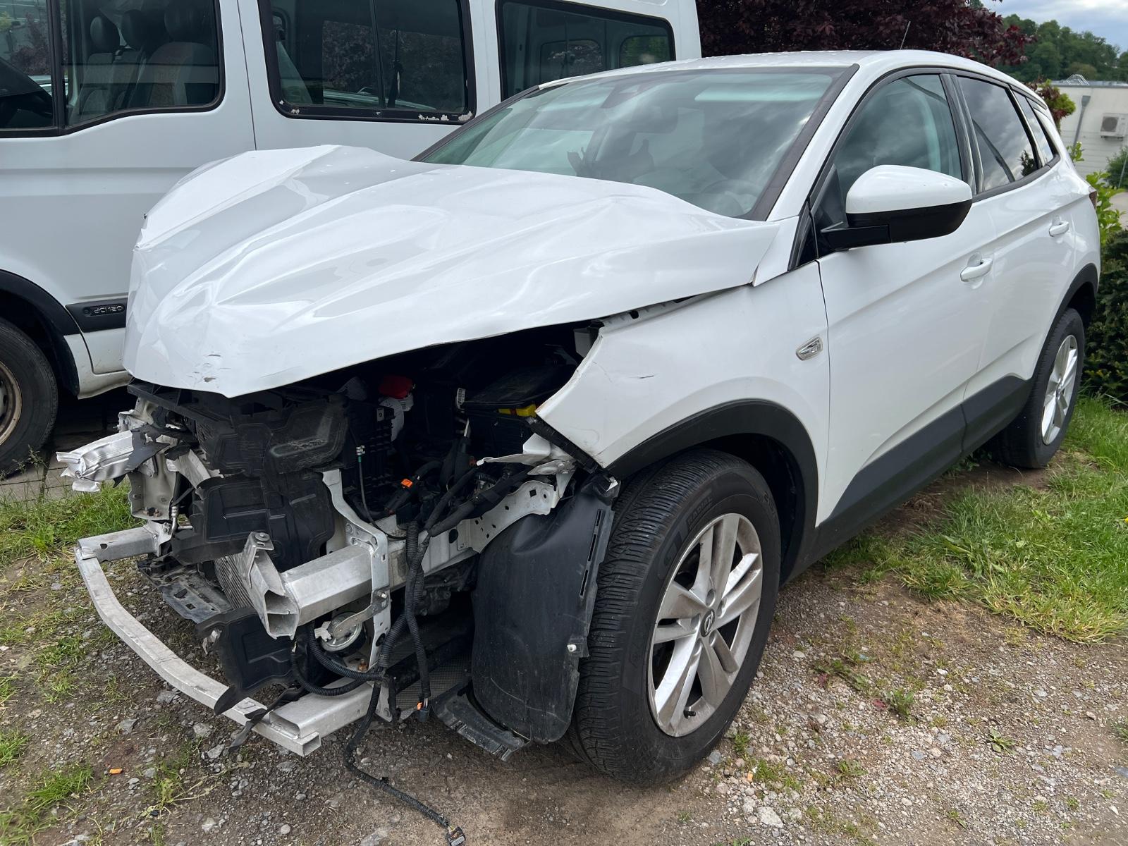 Opel Grandland (X) *Automatik* Motor läuft*
