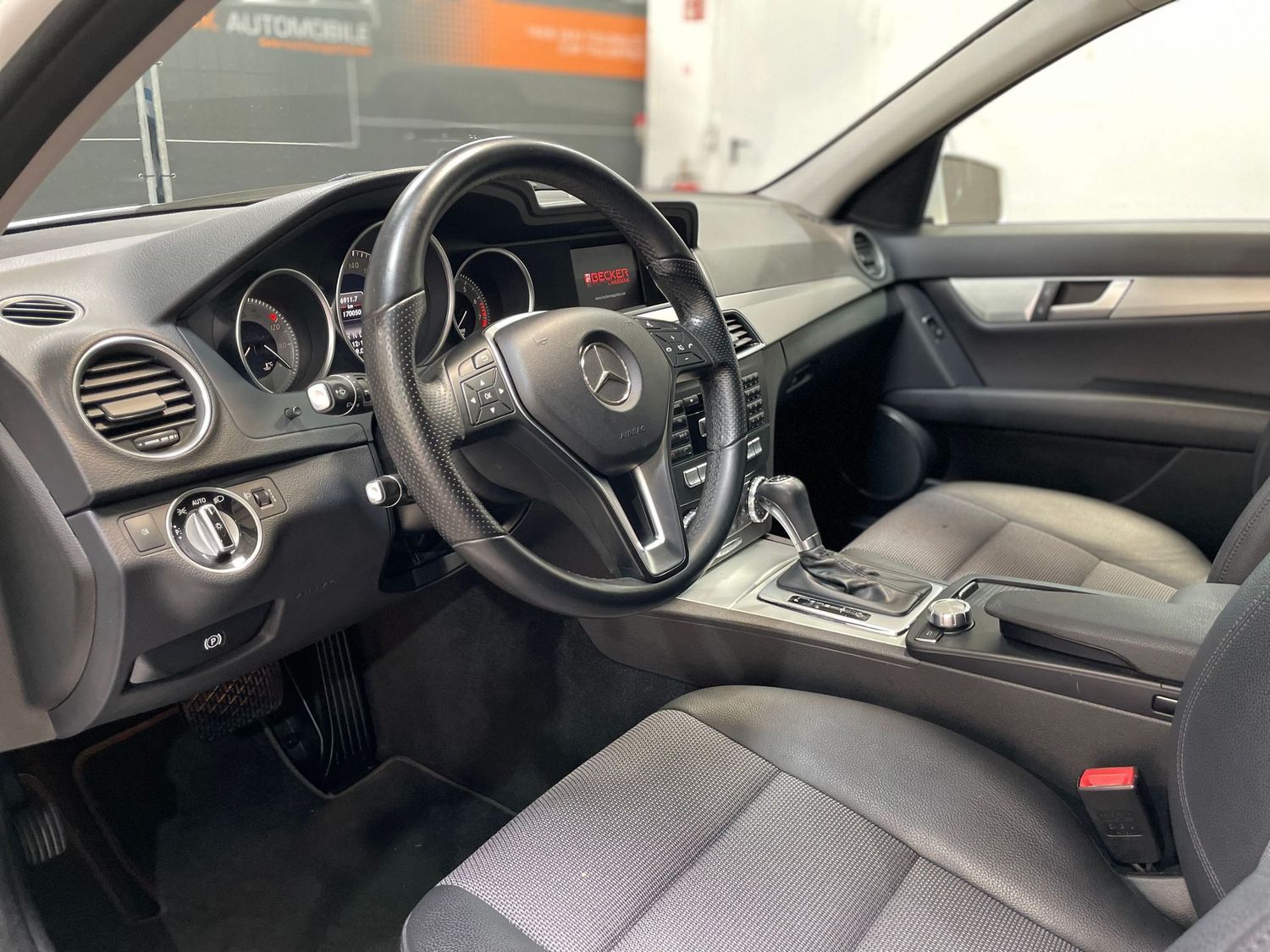 Fahrzeugabbildung Mercedes-Benz C 200 T CGI BlueEfficiency #Tempomat#PDC#Navi
