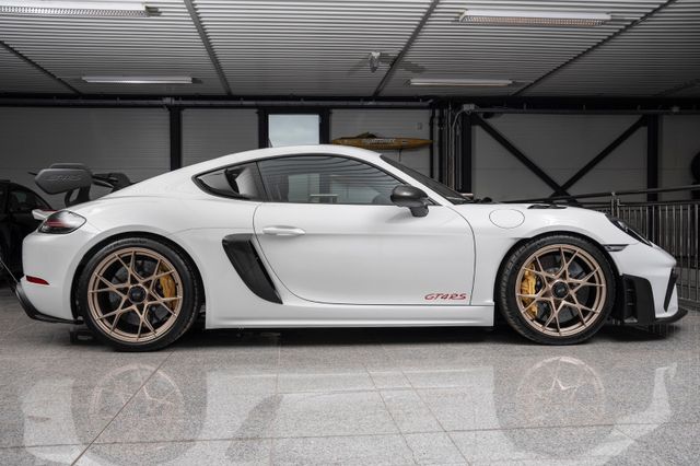 Porsche Cayman GT4 RS Weissach Paket PCCB 49 km EZ 2024