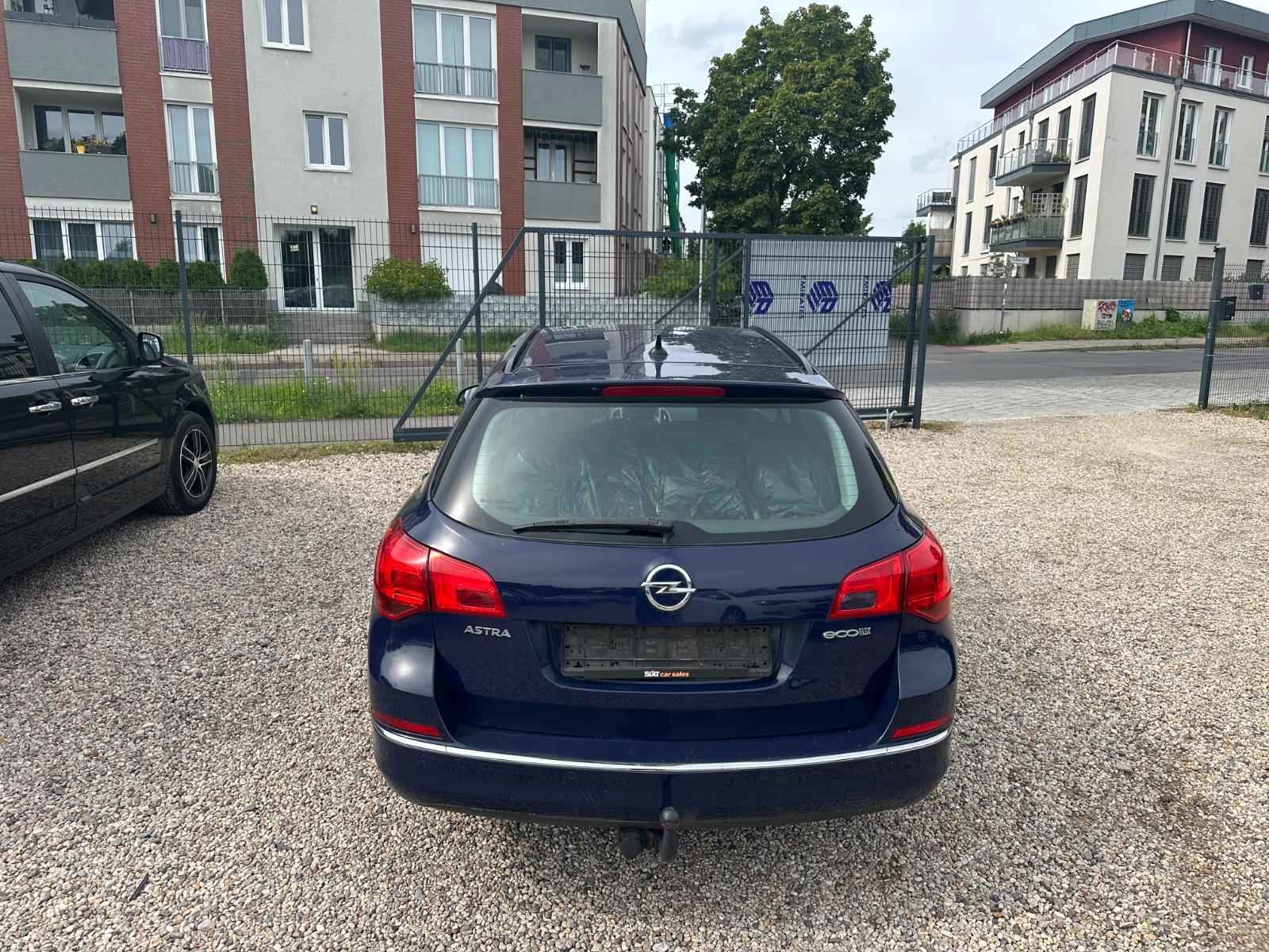 Opel Astra 2015 — photo 5