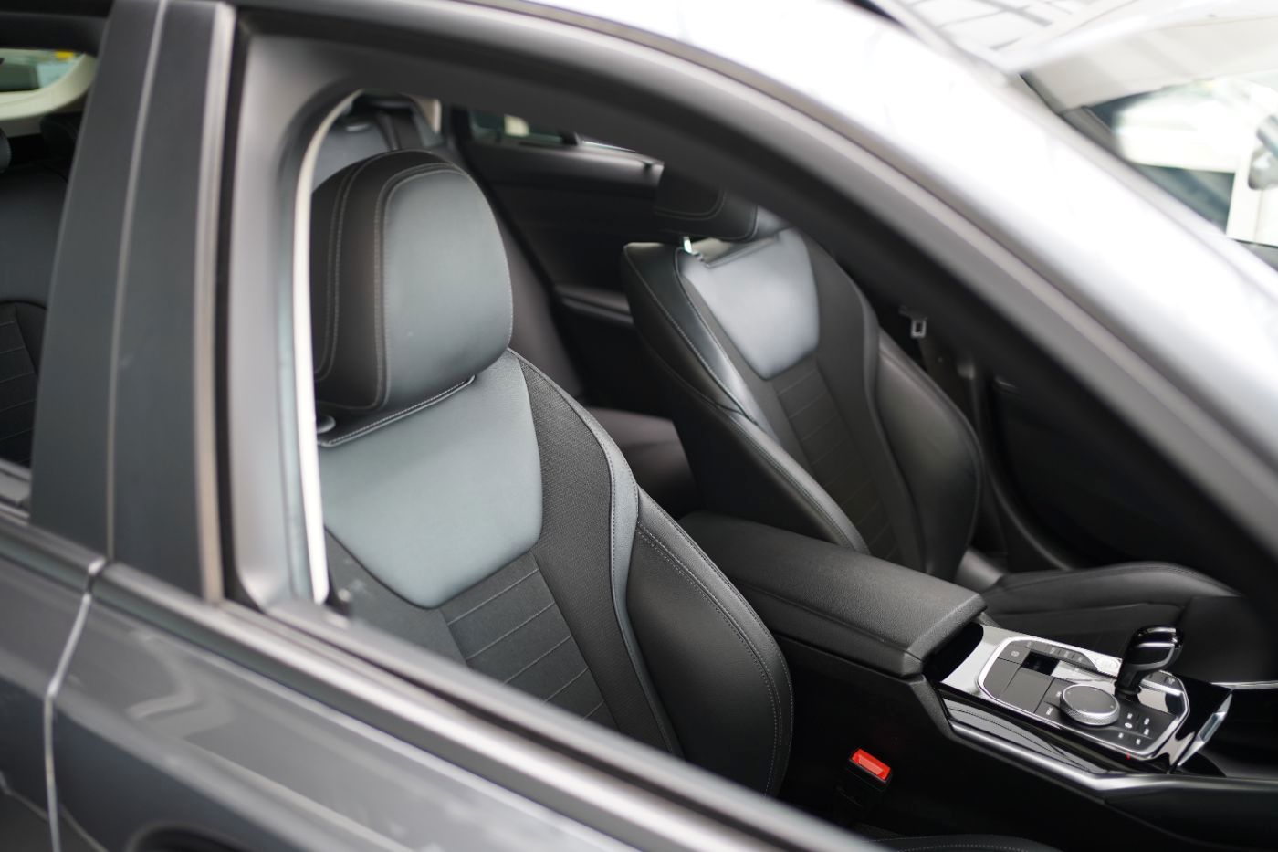 Fahrzeugabbildung BMW 320d xDrive Advantage LED+Akustikglas+DynLicht+L