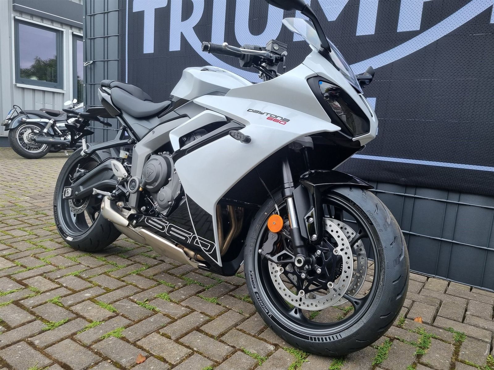 Fahrzeugabbildung Triumph Daytona 600 sofort Verfügbar