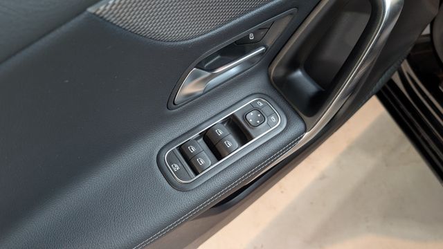 Mercedes-Benz A 180 Progressive WIDE+MBUX+KAM+LED+SPUR