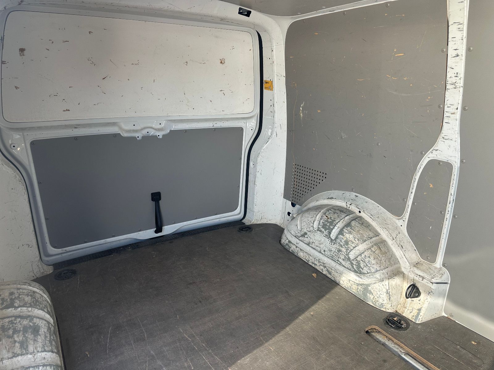 Fahrzeugabbildung Volkswagen T6 2.0 TDI TRANSPORTER KASTEN*1.HAND+AHK*