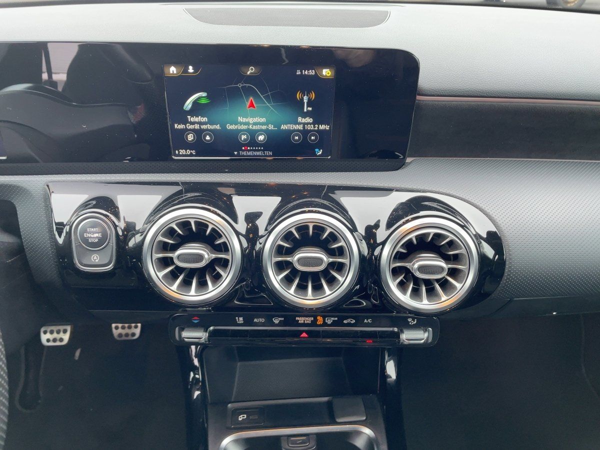 Fahrzeugabbildung Mercedes-Benz A 180 AMG/LED/Tempomat/Navi