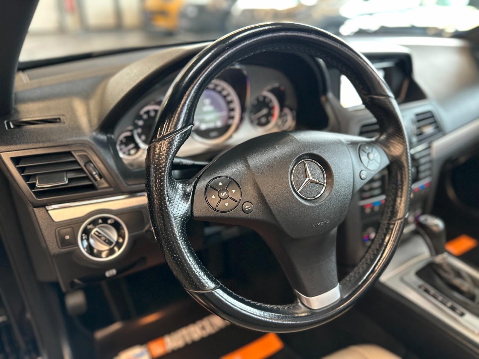 Mercedes-Benz E 200 *NACKENHZ*SITZHZ/Belüftung*NAVI*PDC*TEMPO*