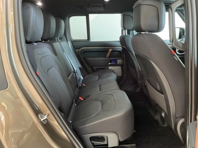 Fahrzeugabbildung Land Rover Defender 130 D300 X  Standheizung & Acht Sitze