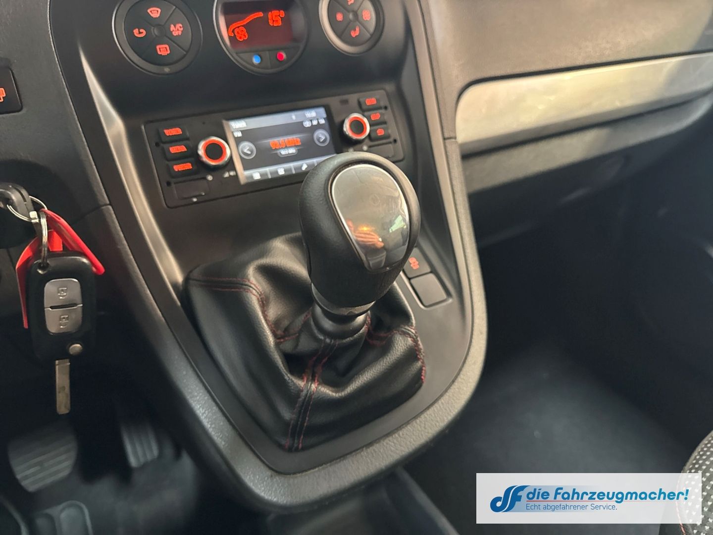 Fahrzeugabbildung Mercedes-Benz Citan 111 CDI lang Tourer Edition Klimaautom SH