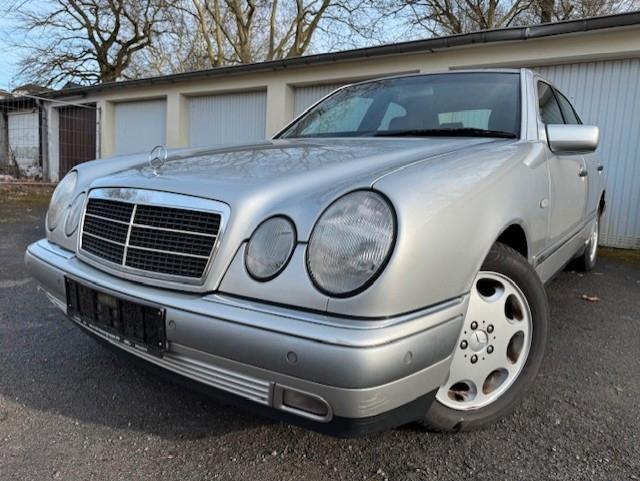 Mercedes-Benz E 280,Elegance,Leder,Automatik,PDC,29 Jahre Alt
