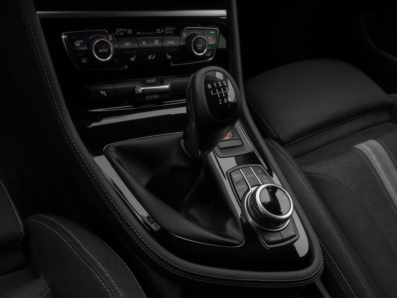 Fahrzeugabbildung BMW 218 Gran Tourer SportLine Parkassist Navi AHK